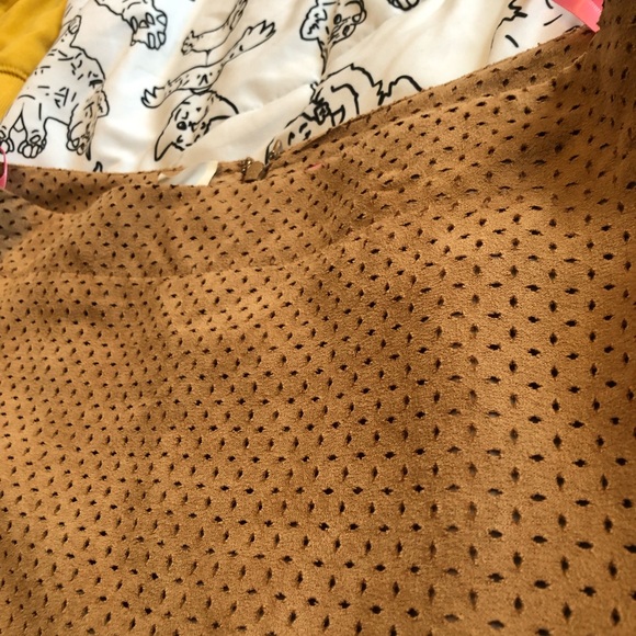 Tan suede laser cut pencil skirt - Picture 7 of 7